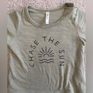 Rylee + Cru Olive 'Chase the Sun' t-shirt - size 3-6m